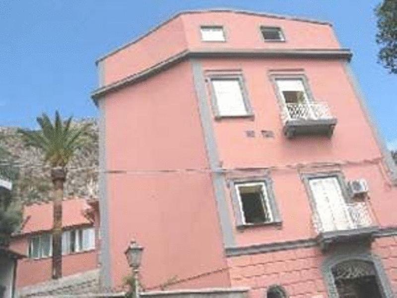 Villino Castellano Apartments Meta Kültér fotó