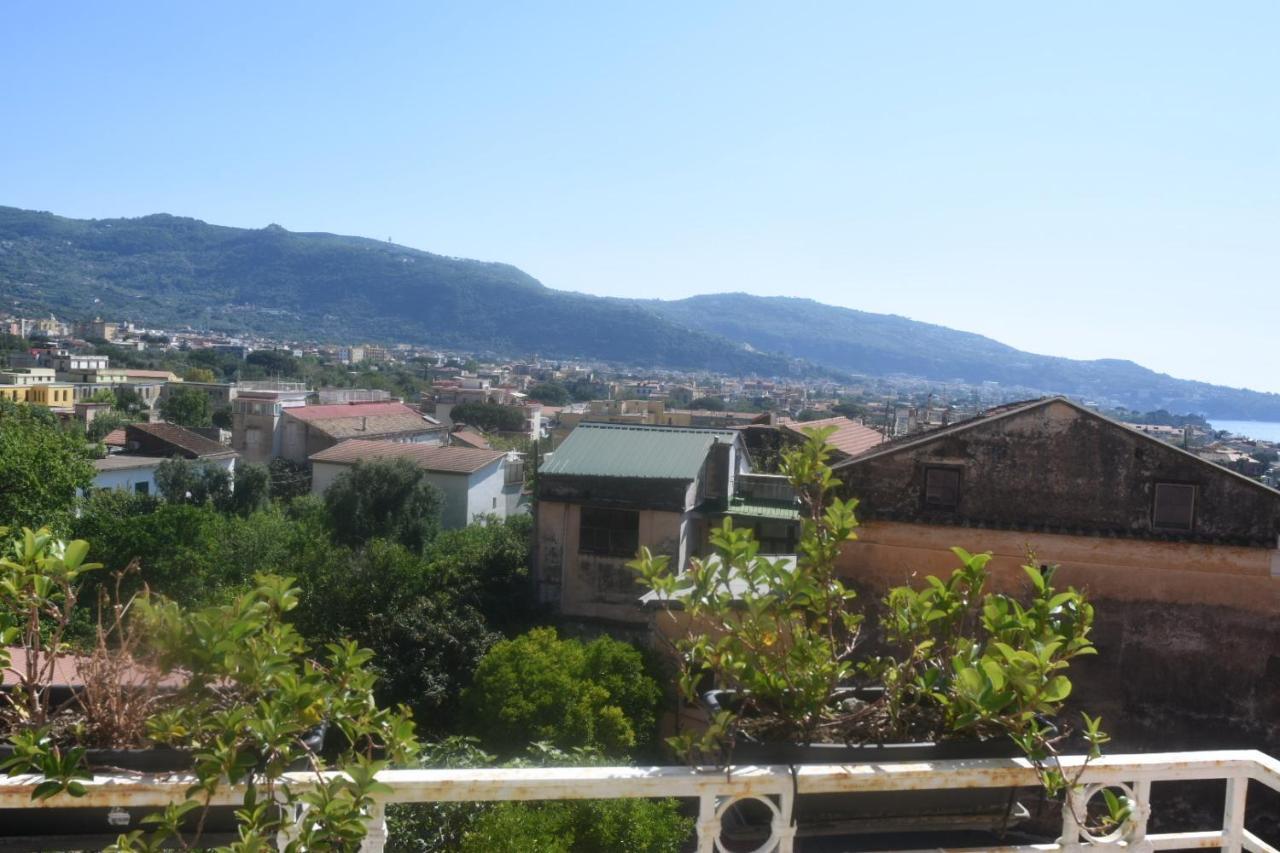 Villino Castellano Apartments Meta Kültér fotó