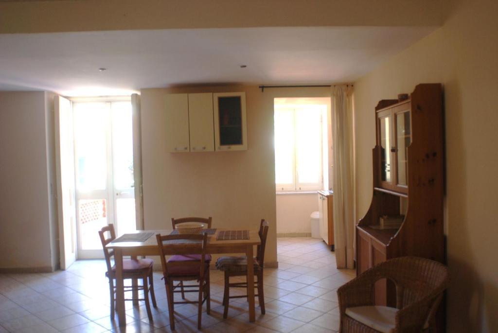 Villino Castellano Apartments Meta Szoba fotó