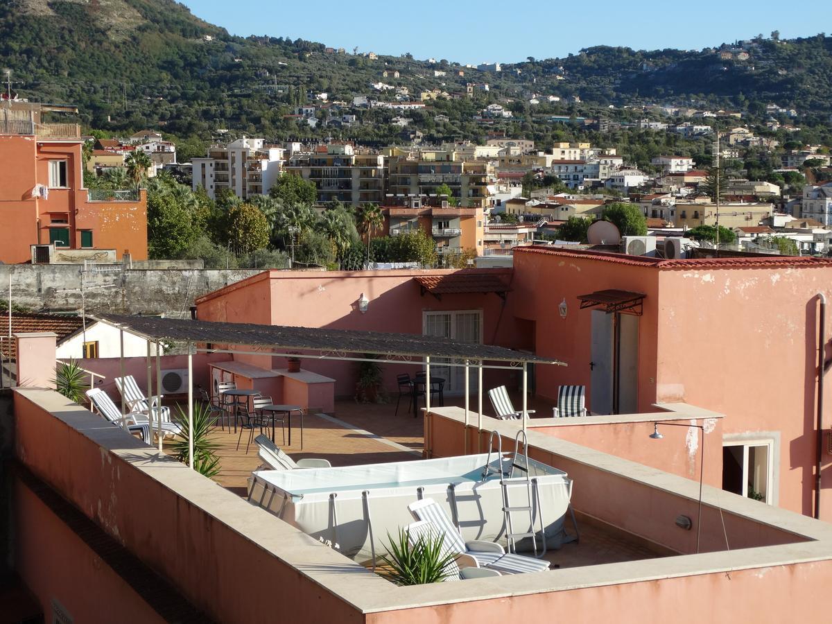 Villino Castellano Apartments Meta Kültér fotó